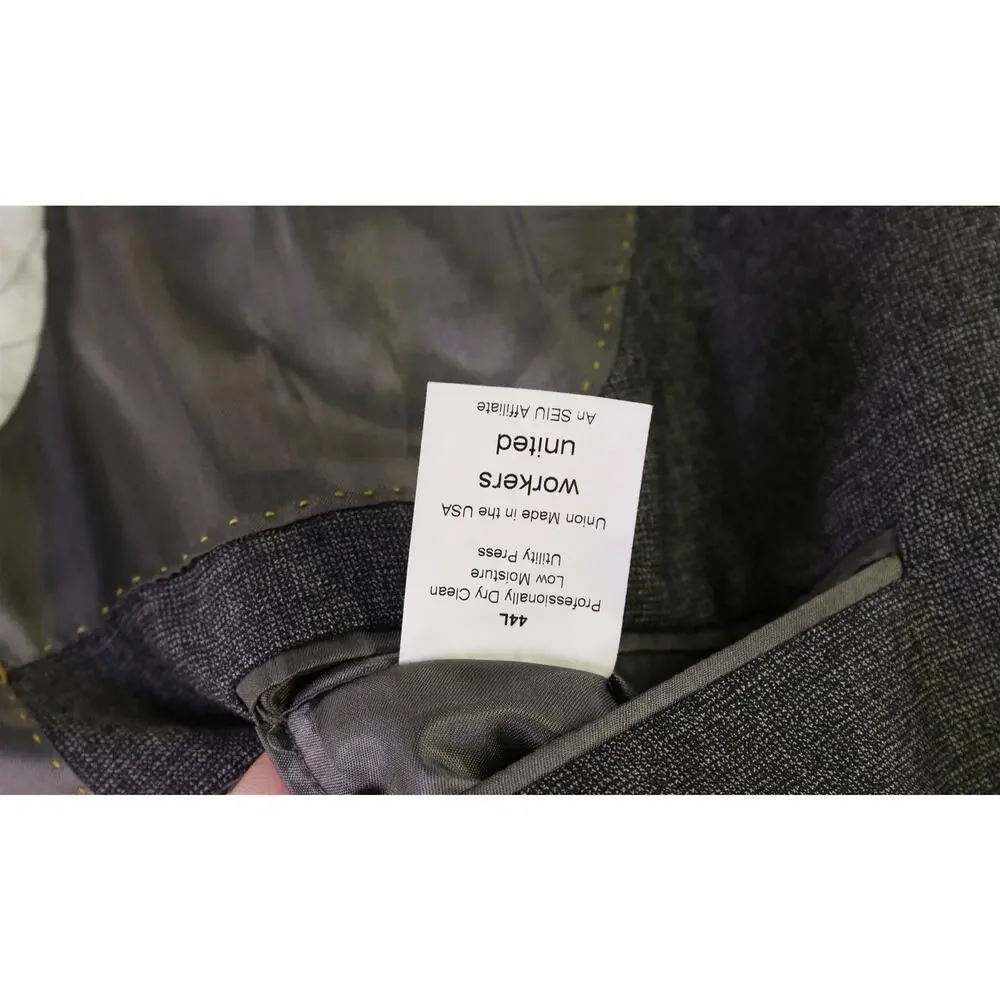 Hart Schaffner Marx Very Recent Gray Tic Woven 2-Btn Wool Suit 44L